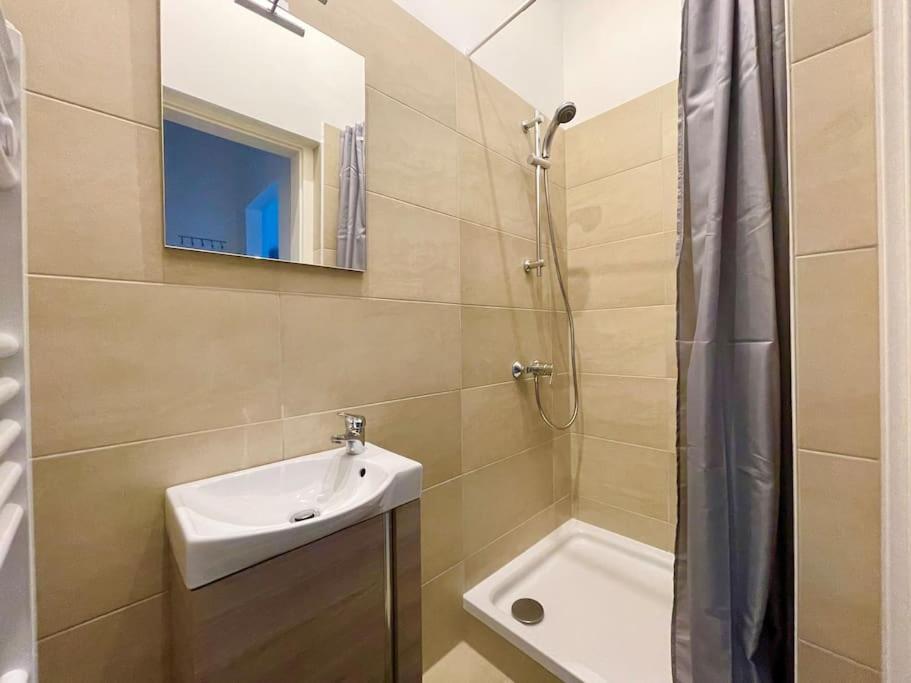 Appartement 15 Min To Center - Free Parking - Sunny & Quiet à Vienne Extérieur photo